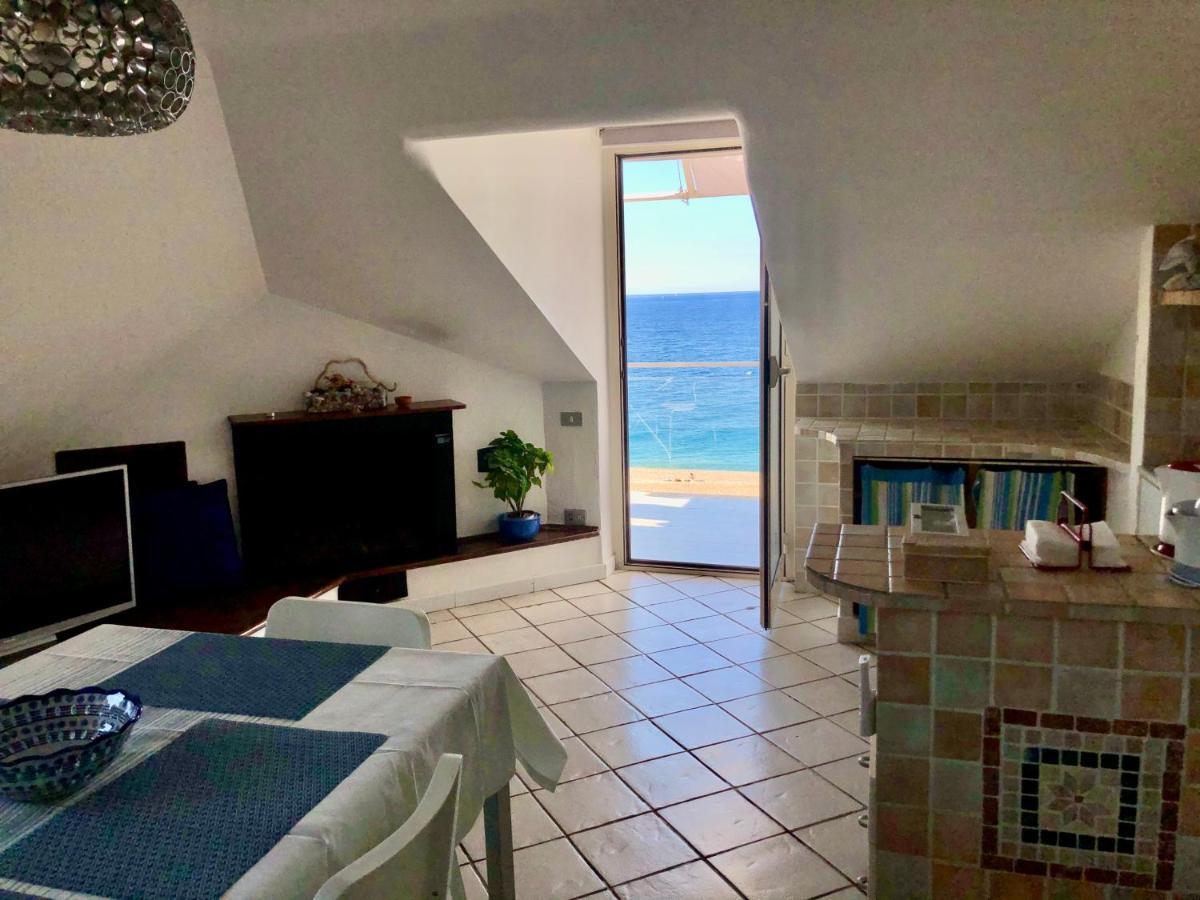 Mansarda Sul Mare Apartment Mascali Exterior foto